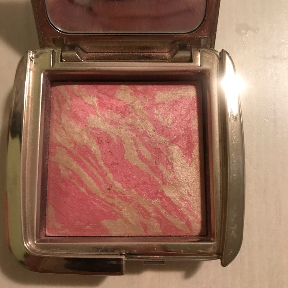 Hourglass Ambient Lighting Blush in Luminous Flush